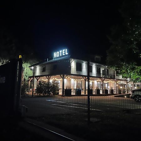Hotel Logis Restaurant La Fontaine Mantry Exterior foto