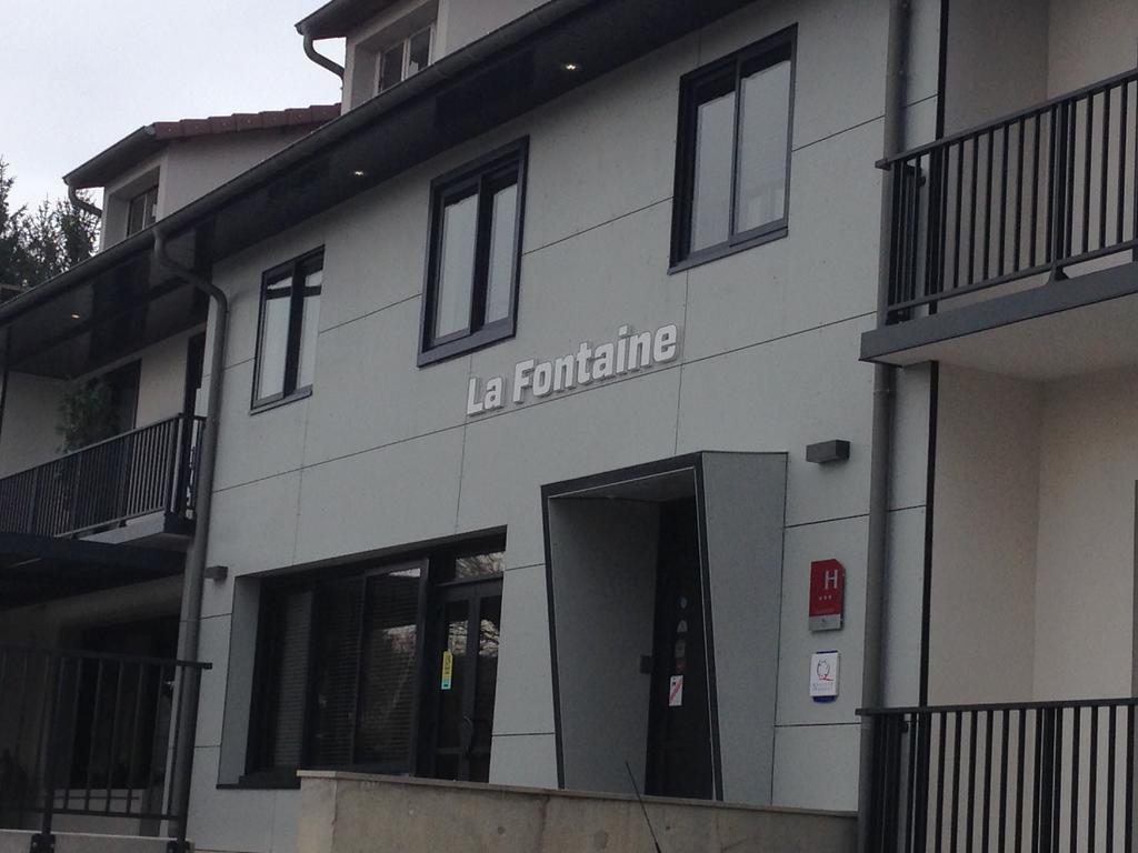 Hotel Logis Restaurant La Fontaine Mantry Exterior foto