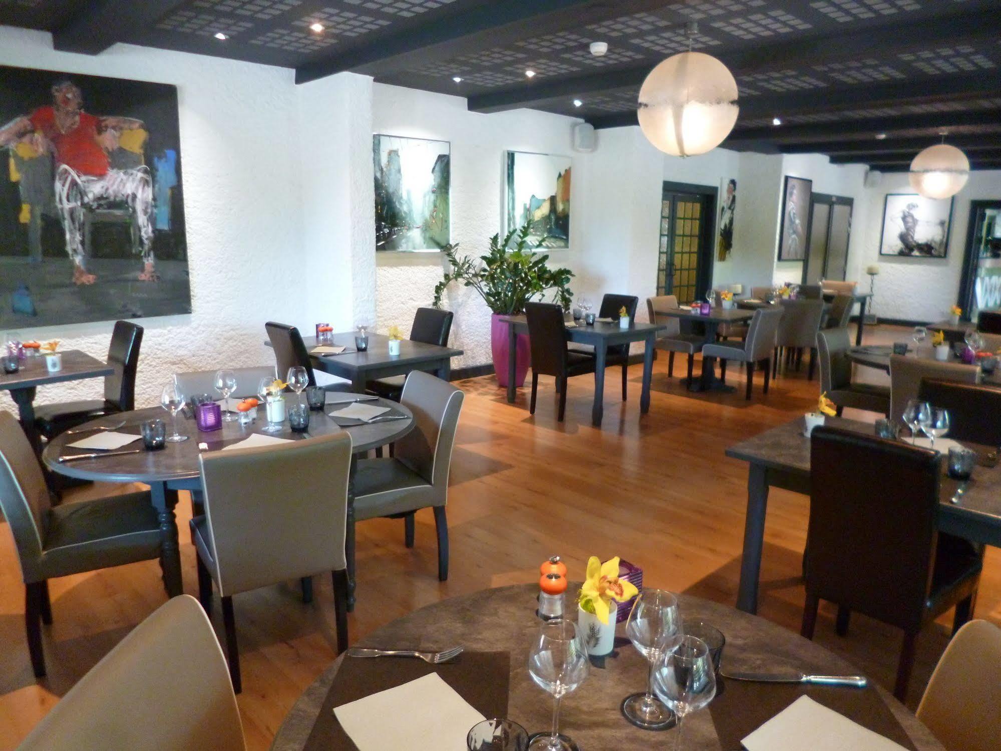 Hotel Logis Restaurant La Fontaine Mantry Exterior foto